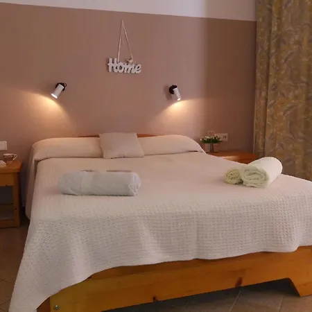 Fuer Drei Personen Mit Privatem Balkon Ρόβινι
