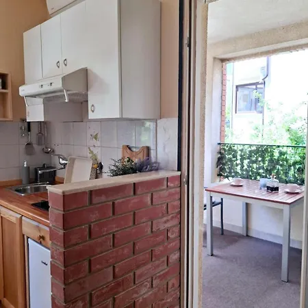Fuer Drei Personen Mit Privatem Balkon * Ρόβινι