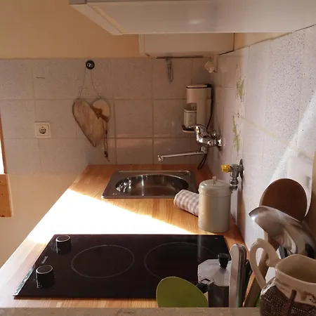 Διαμέρισμα Fuer Drei Personen Mit Privatem Balkon