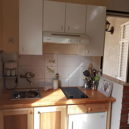 Fuer Drei Personen Mit Privatem Balkon