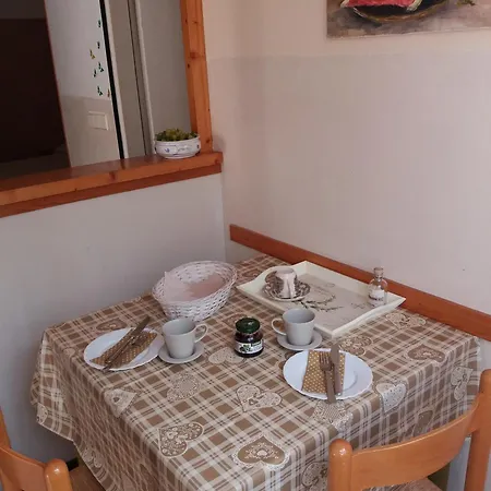 Fuer Drei Personen Mit Privatem Balkon Διαμέρισμα Ρόβινι