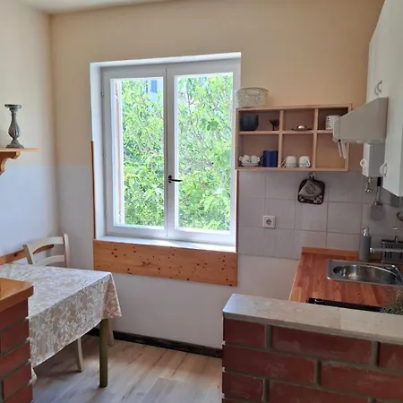Fuer Drei Personen Mit Privatem Balkon