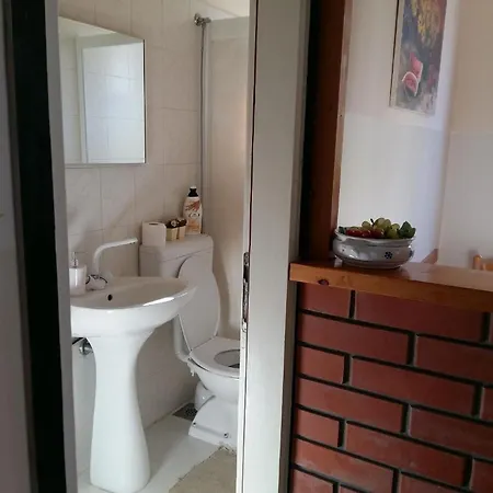 Fuer Drei Personen Mit Privatem Balkon